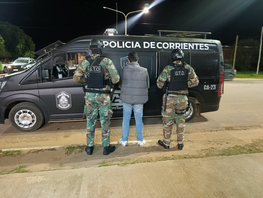 Hallan cocaína en un «kiosco» narco en La Cruz: dos detenidos Hallan cocaína en un «kiosco» narco en La Cruz: dos detenidos